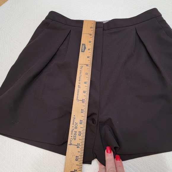 ASOS pleated highrise flowy black shorts - Picture 9 of 12